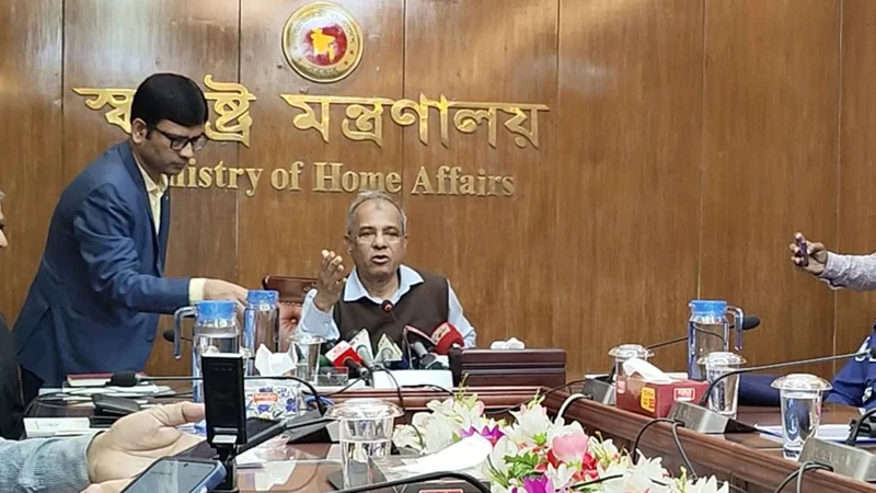 র্যাবের বিলুপ্তির বিষয়ে জাতিসংঘের প্রস্তাবে ‘সবাই বসে’ সিদ্ধান্ত নেব: স্বরাষ্ট্র উপদেষ্টা