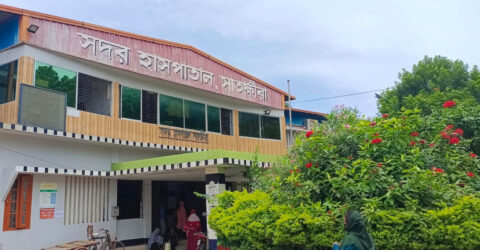 সাতক্ষীরায় পুলিশ সদস্যের ঝুলন্ত মরদেহ উদ্ধার