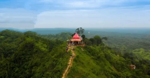 সীতাকুণ্ডের চন্দ্রনাথ ধামে ভিড়ের চাপে তিনজনের মৃত্যু