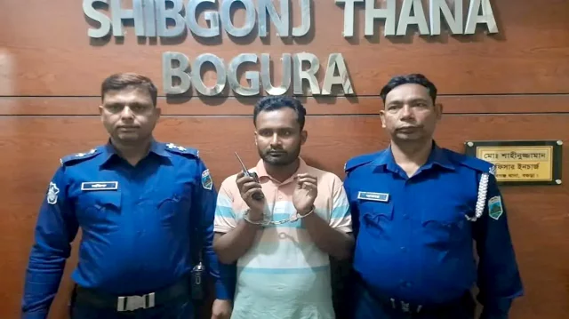 ফাঁদে ফেলে প্রেমিককে অপহরণের চেষ্টা, ভুয়া ডিবিসহ প্রেমিকা গ্রেপ্তার