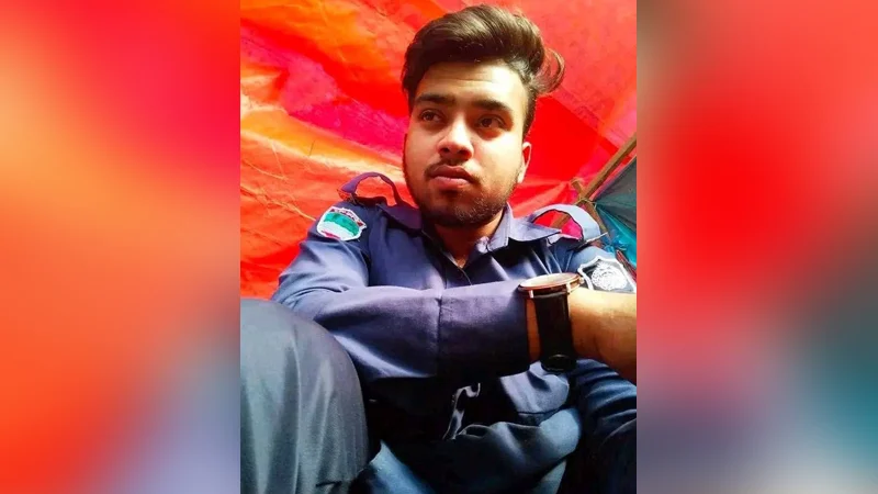 নিজ বাড়িতে ফ্যানে ঝুলছিল পুলিশ সদস্য রকিবুলের লাশ