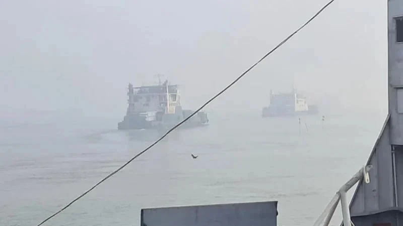দৌলতদিয়া-পাটুরিয়ায় ফেরি চলাচল স্বাভাবিক