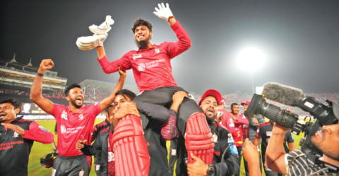 শিরোপার মুকুট ধরে রাখল বরিশাল