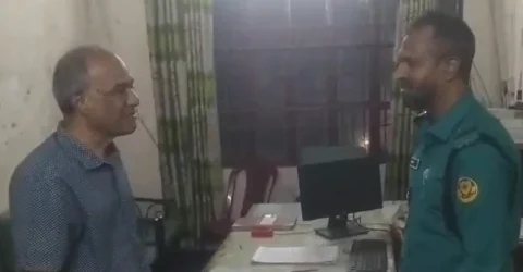 ভোরে পুলিশের টহল কার্যক্রম পরিদর্শনে স্বরাষ্ট্র উপদেষ্টা