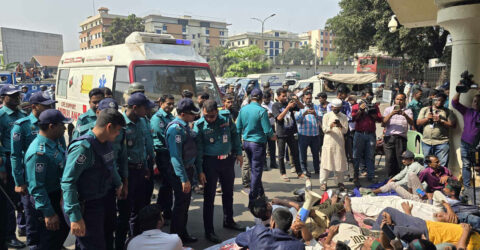প্রধান উপদেষ্টার কার্যালয়ে অ্যাম্বুলেন্স যেতে দেয়নি আন্দোলনরতরা