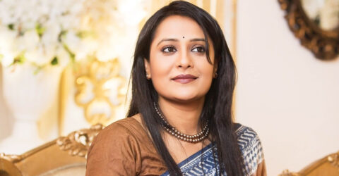 ভুয়া পেজ-আইডি নিয়ে বিড়ম্বনায় অপি করিম