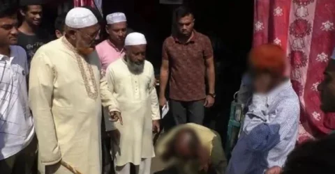 দিনের বেলা হোটেলে খাওয়ায় শাস্তি কান ধরে উঠবস