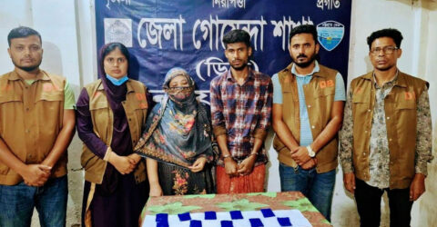 হাসপাতালের সামনে ইয়াবা বিক্রির সময় স্বামী-স্ত্রী গ্রেপ্তার