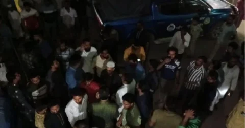 গাজীপুরে আসামি ছাড়িয়ে নিতে ‘গণঅধিকার পরিষদ নেতাকর্মীদের’ থানা ঘেরাও