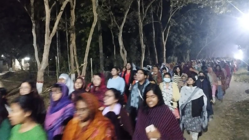 সারাদেশে ধর্ষণের ঘটনায় শাবিতে বিক্ষোভ