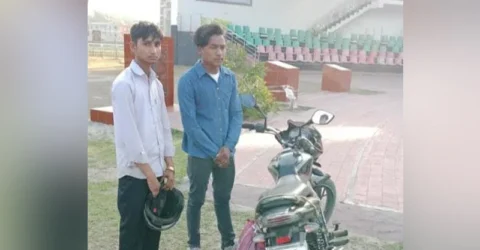 মোটরসাইকেলে ভারতে প্রবেশ, দুই বাংলাদেশি আটক