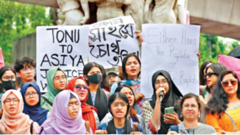 ধর্ষণ-নিপীড়নের প্রতিবাদ বিক্ষোভ চলছেই