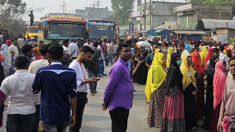 সড়ক দুর্ঘটনায় শ্রমিক নিহত, ঢাকা-ময়মনসিংহ মহাসড়ক অবরোধ