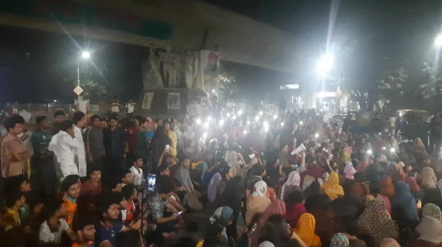 স্বরাষ্ট্র উপদেষ্টাকে ২৪ ঘণ্টার আল্টিমেটাম দিয়ে ঢাবিতে আত্মপ্রকাশ ধর্ষণবিরোধী মঞ্চের