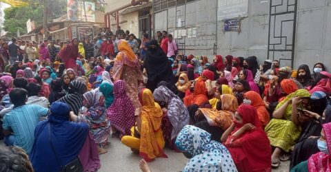 টঙ্গীতে বকেয়া বেতনের দাবিতে ফের সড়ক অবরোধ