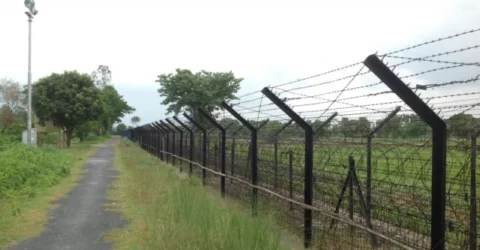 ভারতে সাজা ভোগ শেষে দেশে ফিরল শিশুসহ ২১ বাংলাদেশি