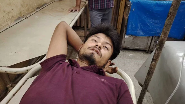 হাসিনার ফেরা নিয়ে বিতর্কে যুবলীগ নেতার গুলি, বিএনপি কর্মী আহত