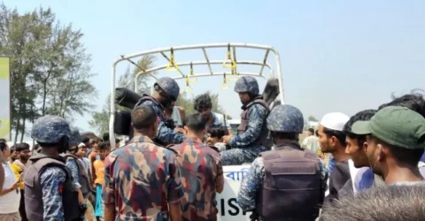 অপহরণের সময় তিন ডাকাতকে পুলিশে সোপর্দ