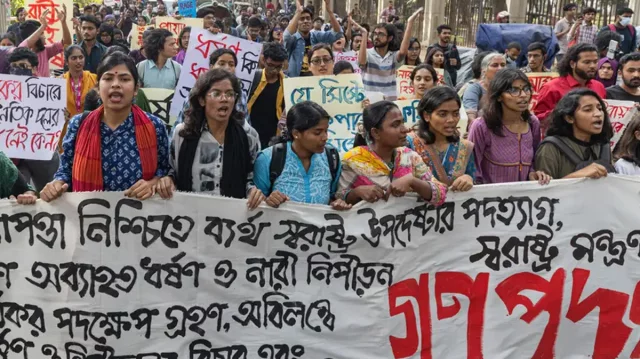 ঢাকায় অনেকেই এলাকা ছেড়েছেন, বাসা পরিবর্তন করছেন