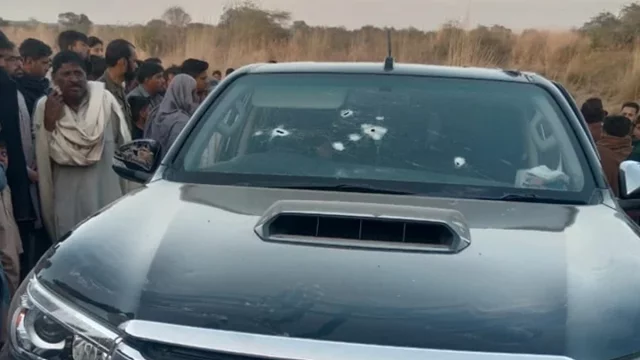 পাকিস্তানে গাড়িতে বন্দুকধারীদের এলোপাতাড়ি গুলিবর্ষণ, নিহত ৬
