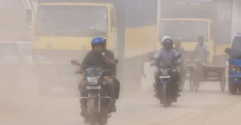 বায়ুদূষণের শীর্ষে ঢাকা