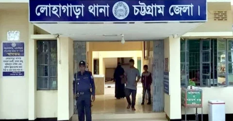 গাঁজা সেবনে বাধা দেওয়ায় পল্লী চিকিৎসককে কুপিয়ে হত্যা
