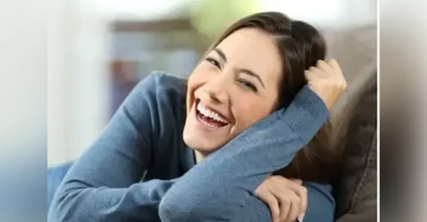 একটানা ১৫ সেকেন্ড হাসি বাড়াতে পারে আয়ু