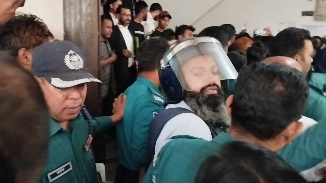 কথা বলতে চাওয়ায় বাধা জবাই তো দেবেন, একটু সময় দেন : পুলিশকে সোলাইমান সেলিম