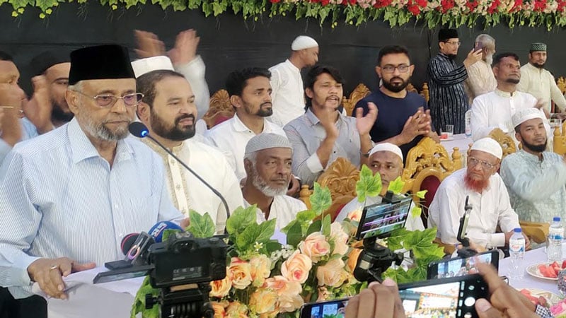 দুর্নীতিবাজ কর্মকর্তাদের গণধোলাই দিয়ে প্রশাসন থেকে তাড়াতে হবে: কর্নেল অলি