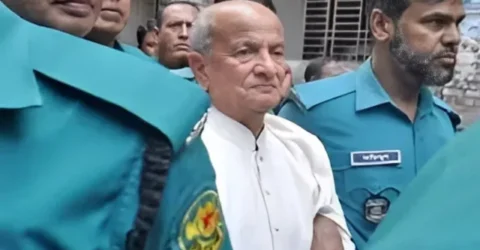 কাঠগড়ায় চেয়ার পেলেন কামাল আহমেদ মজুমদার