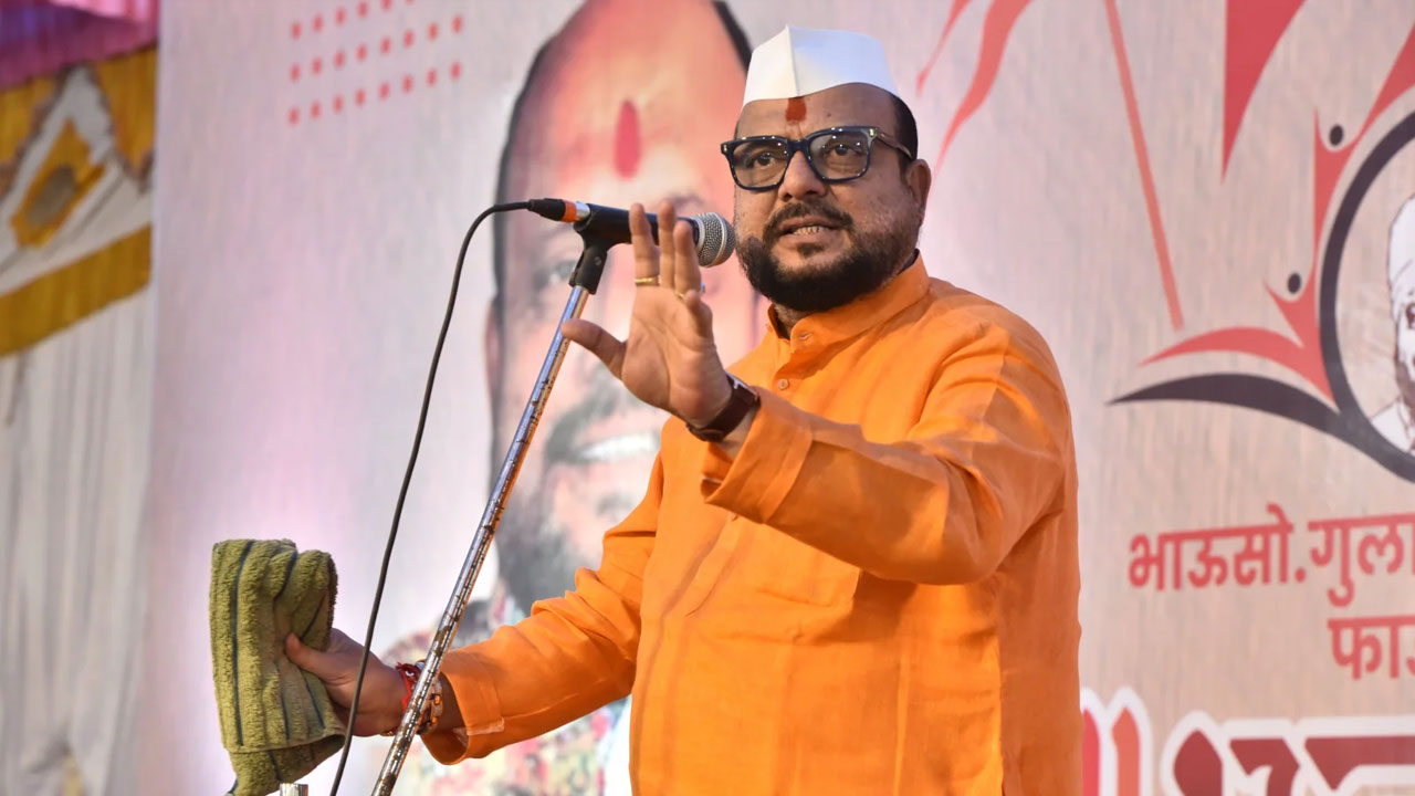 বলছেন ভারতীয় মন্ত্রী নিরাপত্তার জন্য ছুরি, মরিচের গুঁড়া সঙ্গে রাখা উচিত নারীদের