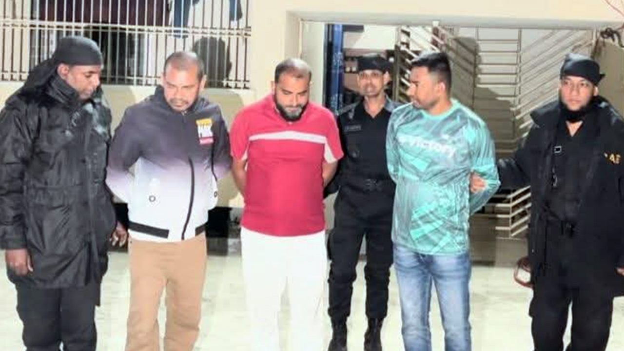 ভোলায় সাংবাদিকদের ওপর হামলার ঘটনায় গ্রেপ্তার ৩