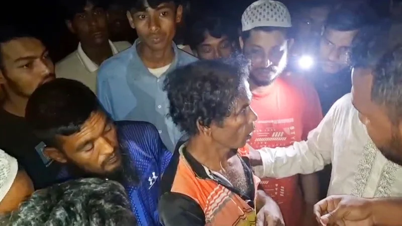 শিশুকে ডেকে নিয়ে ধর্ষণচেষ্টার অভিযোগে জেলেকে গণধোলাই দিয়ে পুলিশে দিল জনতা