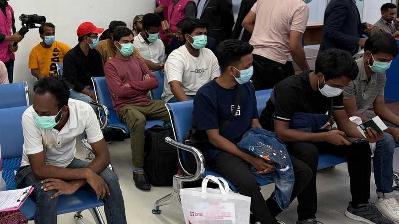 মিয়ানমারের স্ক্যাম সেন্টারে বন্দি ১৮ বাংলাদেশি দেশে ফিরেছে