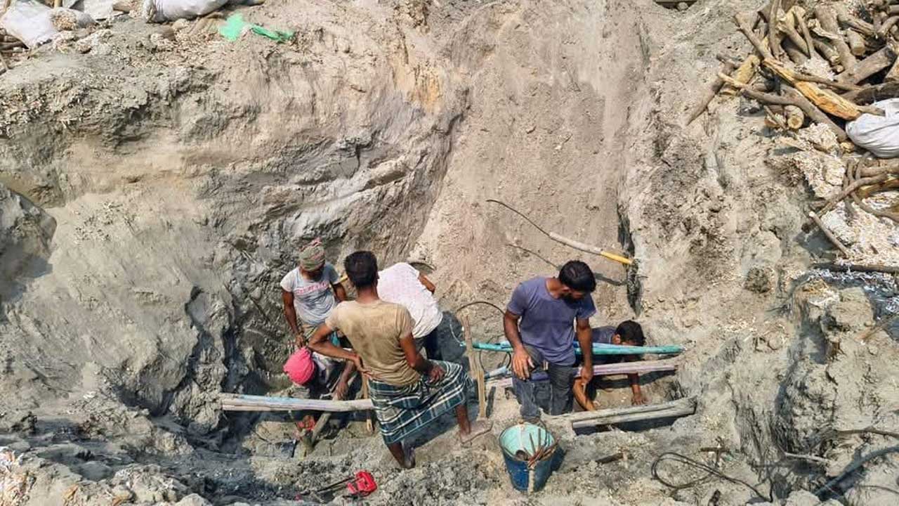 গজারিয়ায় অবৈধ গ্যাস সংযোগ বিচ্ছিন্ন
