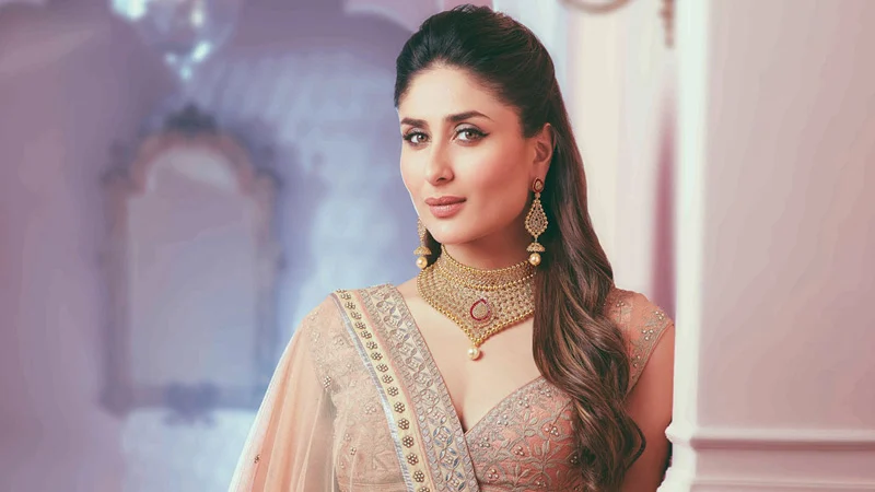 ঘনিষ্ঠ দৃশ্যে অভিনয় না করার কারণ জানালেন কারিনা