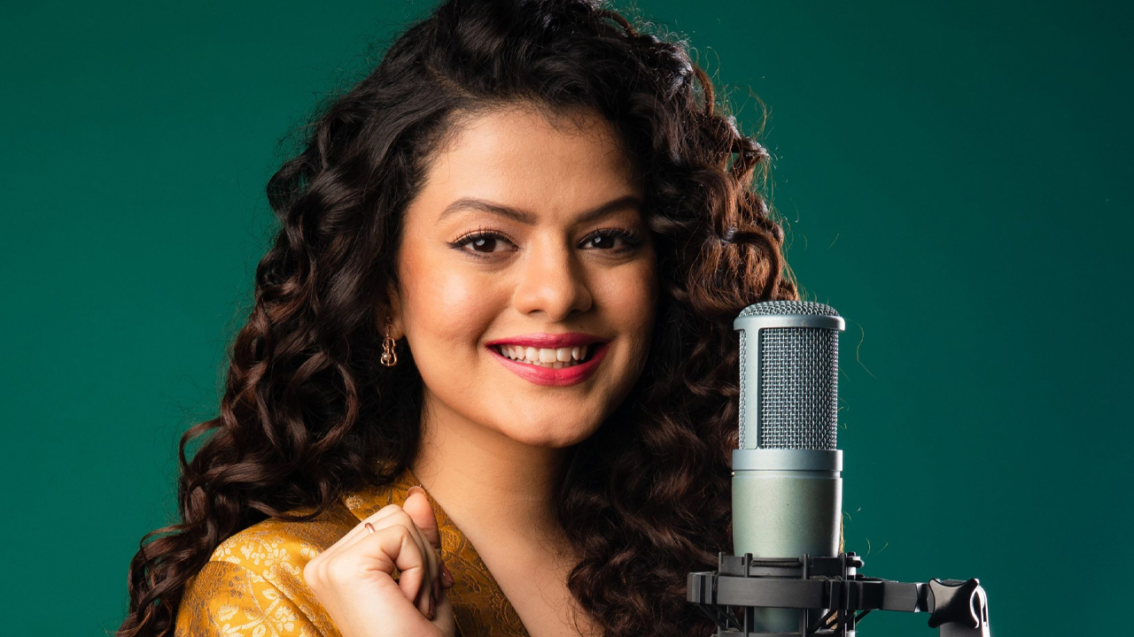 ৩ হাজার শিশুর জীবন বাঁচিয়েছেন গায়িকা পলক মুচ্ছাল