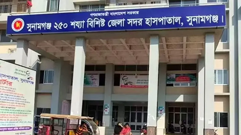 অটোরিকশায় কিশোরীর মুখ চেপে ধরে ২ যুবক, লাফ দিয়ে সড়কে পড়ে রক্ষা