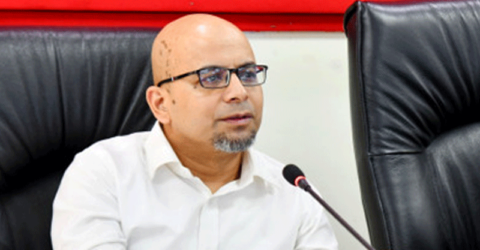 মোবাইল অপারেটরদের ইন্টারনেটের দাম কমানোর আহ্বান
