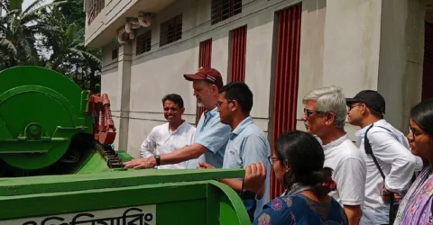 দিনাজপুরে কৃষি যন্ত্রপাতির কারখানা পরিদর্শন জাতিসংঘ ও বিশ্বব্যাংক প্রতিনিধি দলের