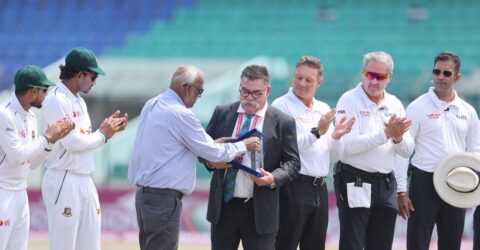 ডেভিড বুনের বিদায়ী ম্যাচে সম্মাননা জানাল বিসিবি