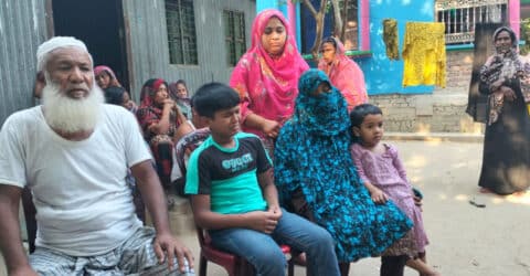 ‘আমার স্বামীকে আমার কাছে ফিরায় দেন, তারে দেশে নিয়া আসেন’