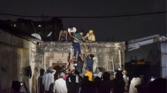 কলকাতায় আবাসিক হোটেলে আগুন, নিহত ১৪