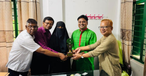 বৃক্ষরোপণে জাতীয় পুরস্কার পেলেন সিরাজগঞ্জের পলাশ