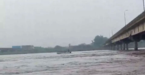 হঠাৎ পানি ছাড়ল ভারত পাকিস্তানের কাশ্মিরে ভয়াবহ বন্যা, মুজাফফরাবাদে জরুরি অবস্থা