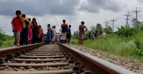 কুমিল্লায় ট্রেনে কাটা পড়ে ৩ যুবকের মৃত্যু