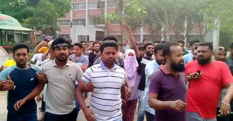 থানা থেকে ছাত্রদল নেতাকে ছিনিয়ে নিলো নেতাকর্মীরা
