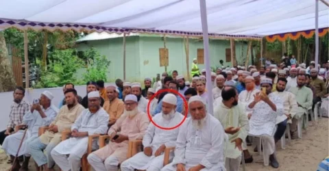 কুমিল্লায় জামায়াতের সম্মেলনে সামনের সারিতে আওয়ামী লীগ নেতা!