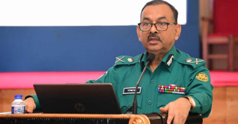 ফ্যাসিস্টের প্রতিকৃতিতে আগুন: শোভাযাত্রার আগেই সুখবর দেবে ডিএমপি