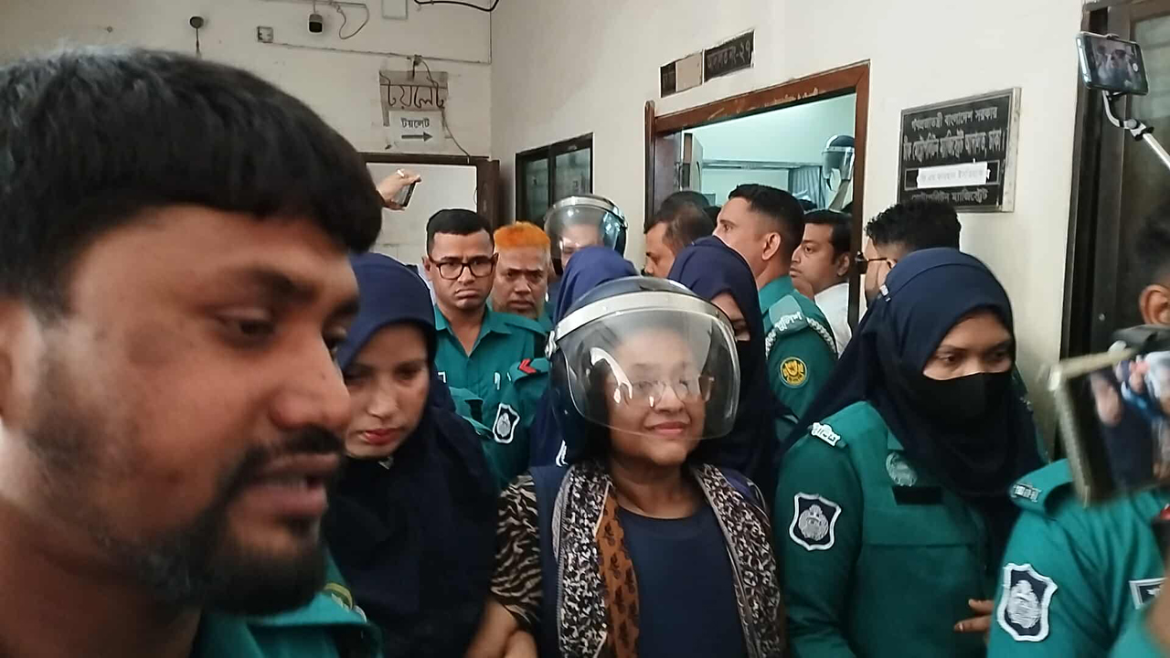 কাঠগড়ায় ফুঁপিয়ে কাঁদলেন তুরিন আফরোজ